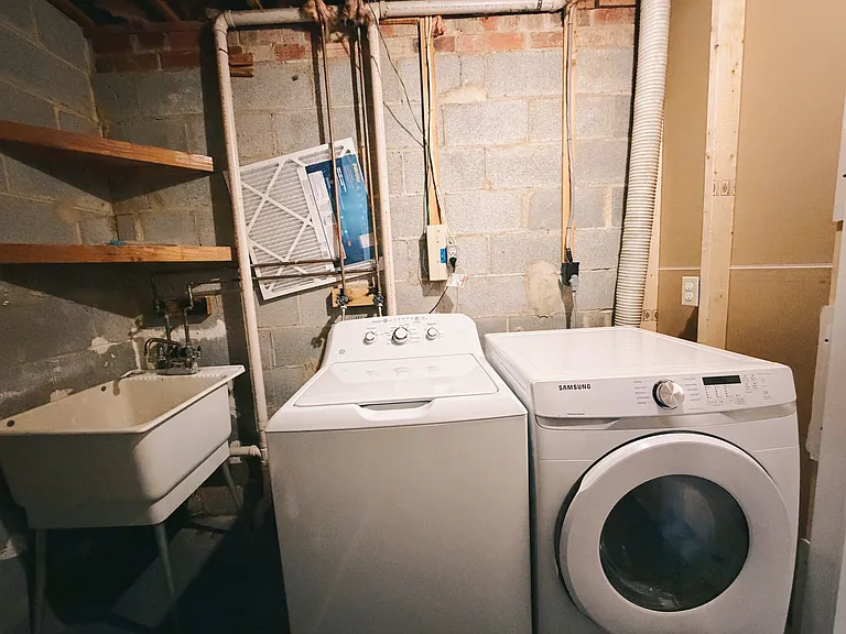 Laundry & utility room