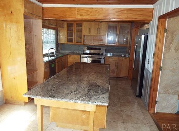 2nd image of 2311 Magnolia Ave