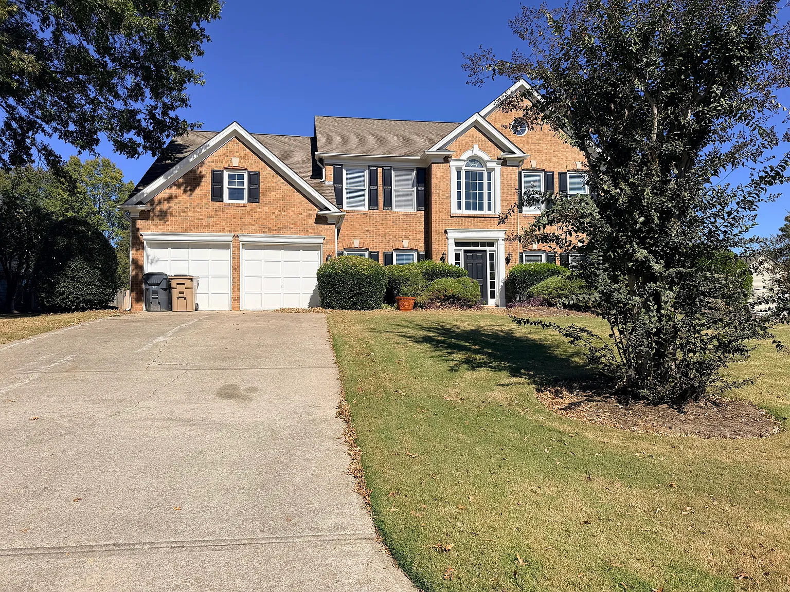 4 bed, 2.5 bath, 2660 sqft, $2,700 — Photo 3