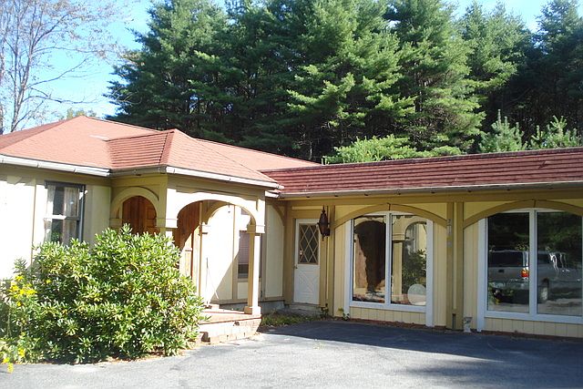 2nd image of 626 Penney Rd