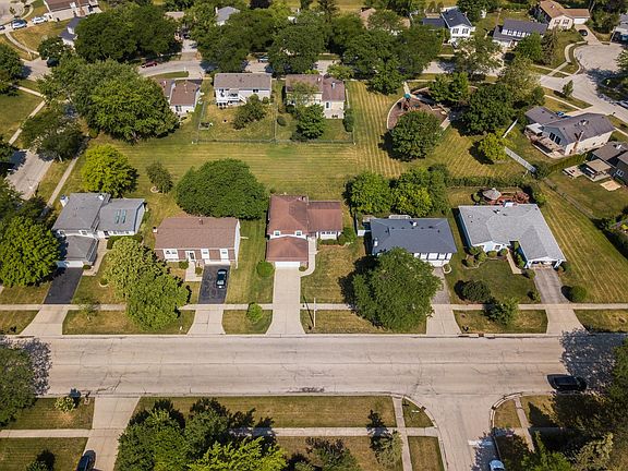 2nd image of 4466 Mumford Dr