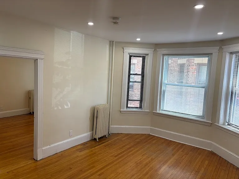 219 Harvard Ave #4 — Photo 4