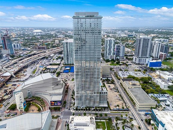 3rd image of 1400 Biscayne Blvd #2305
