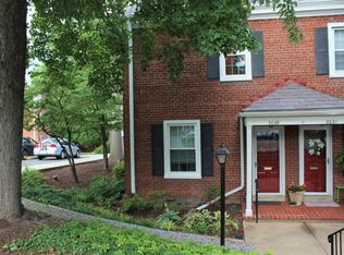 3089 S Woodrow St, Arlington, VA 22206