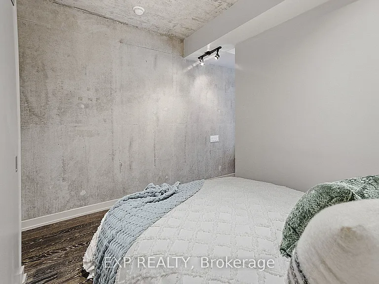 39 Brant St #416 — Photo 8