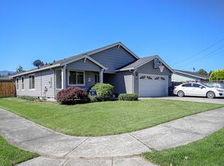 1721 Orchard Home Ct, Medford, OR 97501