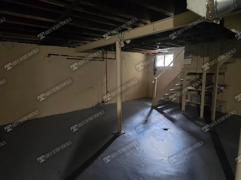 16247 Princeton St — Photo 22