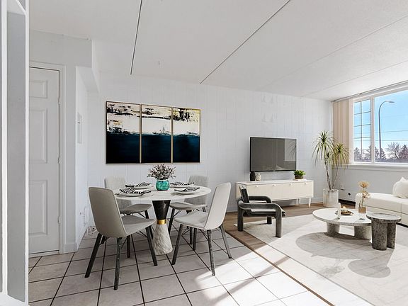 3rd image of 10 Frobisher Blvd SE #1182136