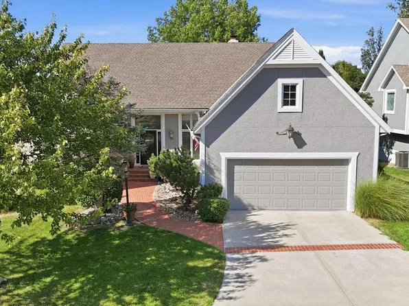 11118 W 121st St, Overland Park, KS 66213