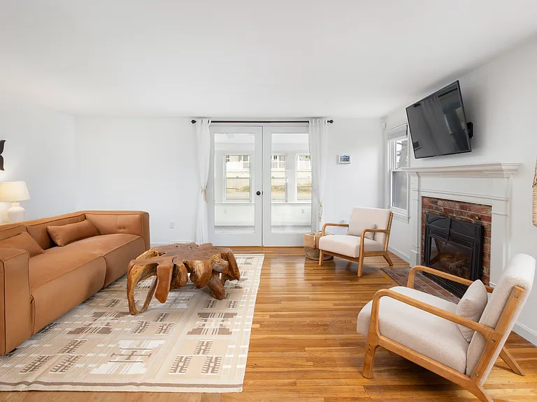 47 Northern Blvd — Photo 6