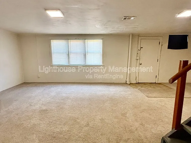 2108 Woodbine Ave — Photo 13