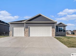 1629 NW 52nd St, Lincoln, NE 68528