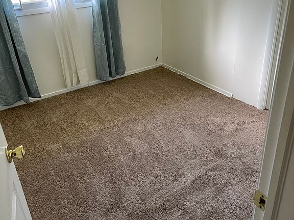4th image of 1505 Saint Charles Dr