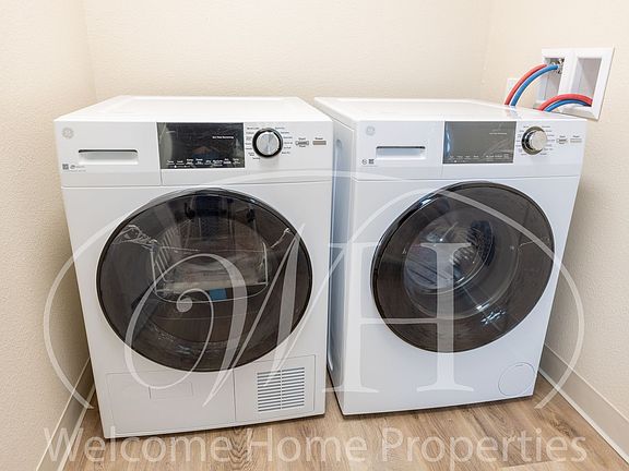 5th image of 209 SE 6th St Unit B
