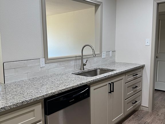 5th image of 4416 53rd St