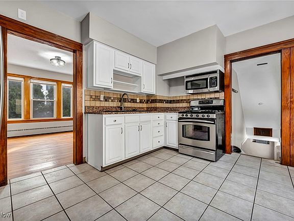 3rd image of 1193 E 170th St