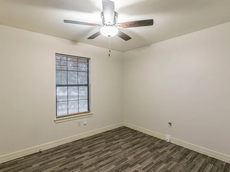 101 Meadow Park Cir — Photo 7