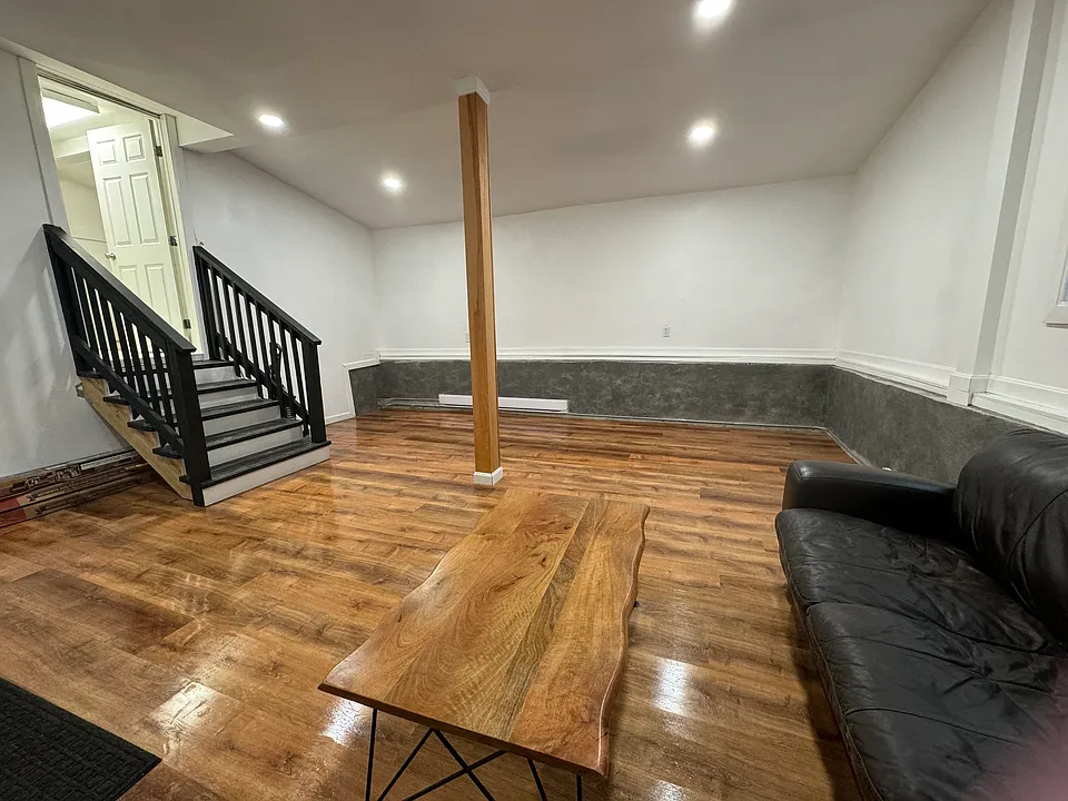 405 N Main St #1
