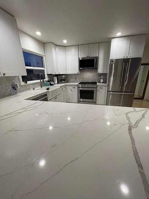 1st image of 260 Longfellow Ave
