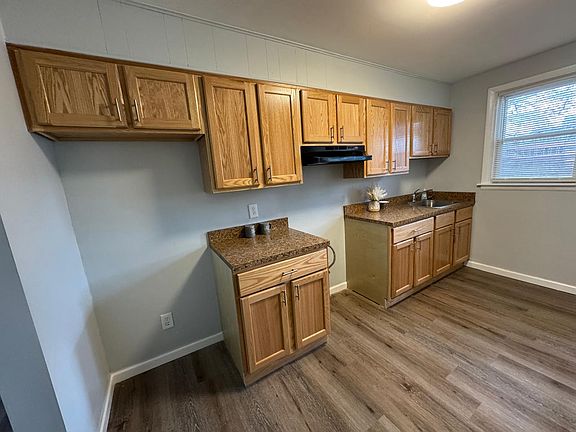 4th image of 229-231 Clifton Ave #231-1