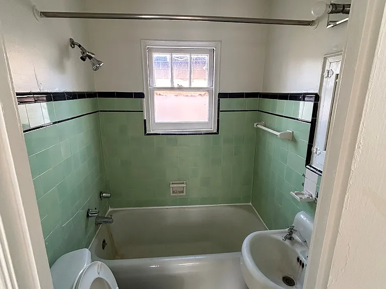 1128 N Tyndall Ave #6 — Photo 14