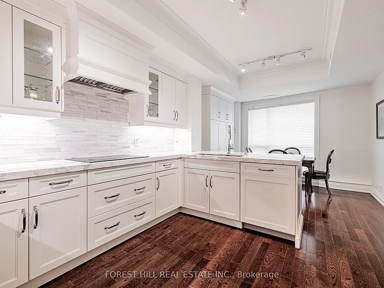 38 Avenue Rd #2002 — Photo 21