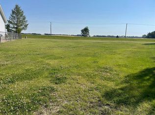 14 52nd Ave, Eckville, AB T0M 0X0