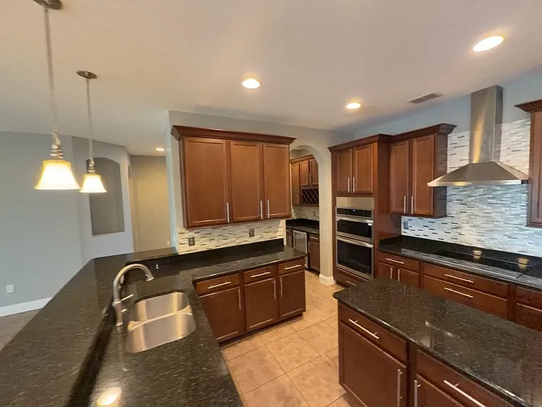 16007 Ollivett St — Photo 5