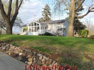 2830 Bowling St SW, Cedar Rapids, IA 52404