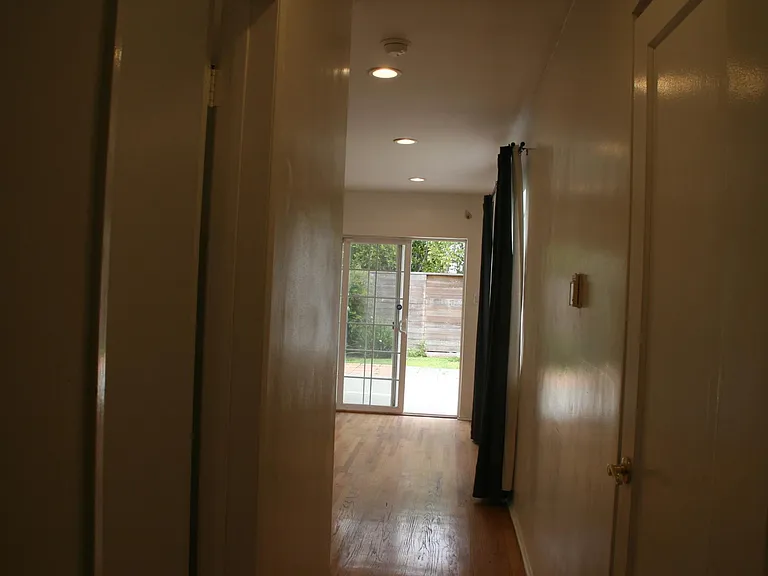 3292 Grand View Blvd — Photo 53