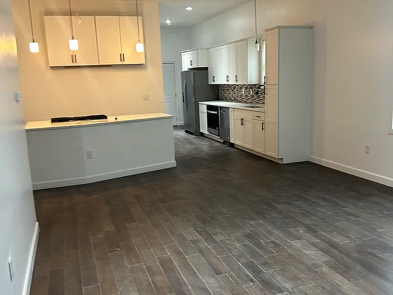 2318 Winthrop Ave — Photo 15