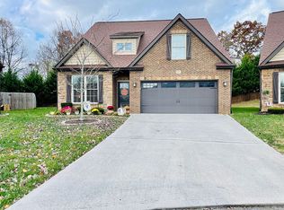 11907 Summit Station Ln, Knoxville, TN 37932