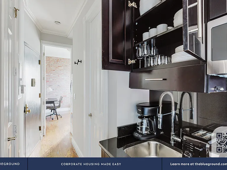 309 E 8th St #C3 — Photo 10