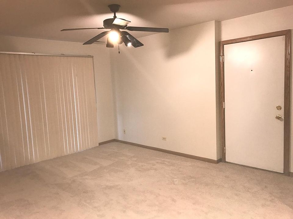 Entryway & Living Room