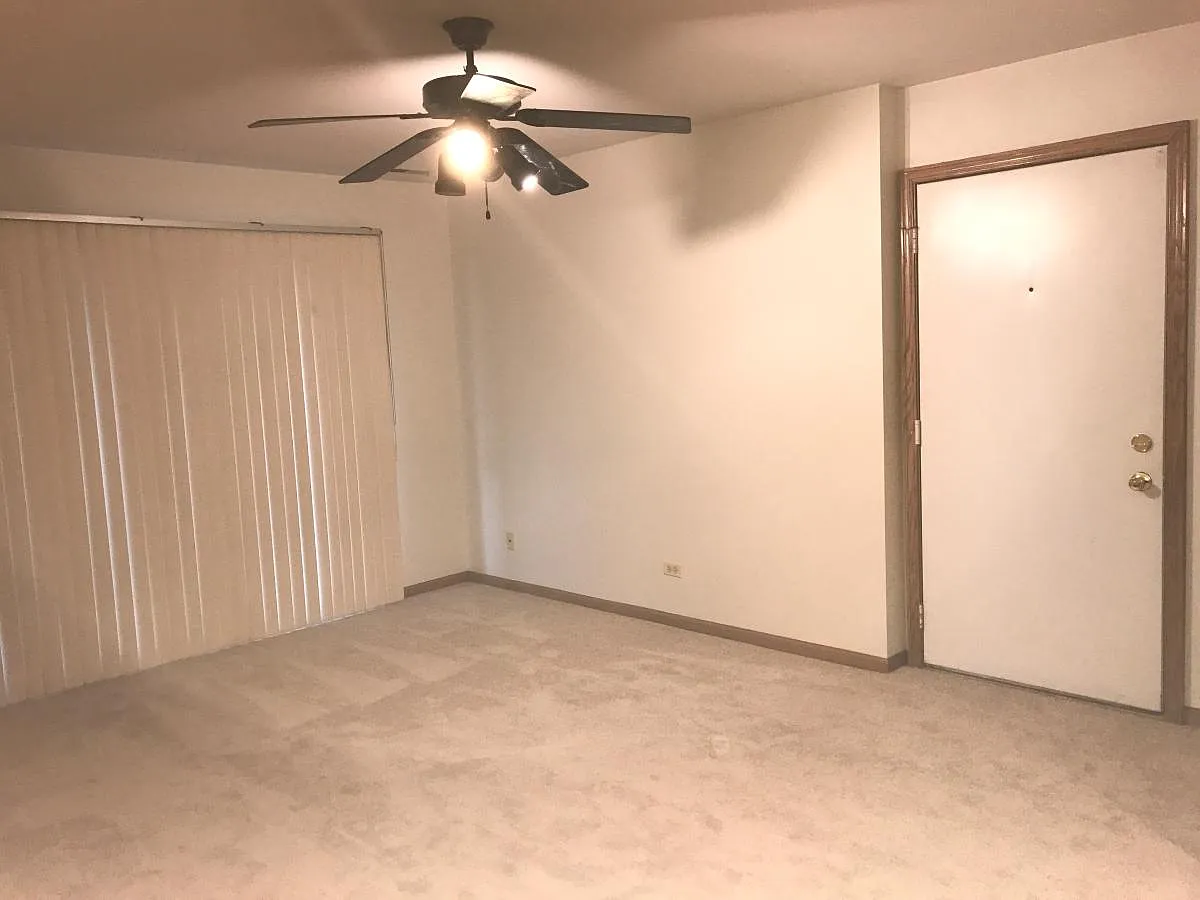 4535 Rumsey Ave APT 3A photo 1