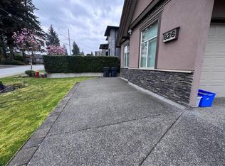 826 Cottonwood Ave, Coquitlam, BC V3J 2T1