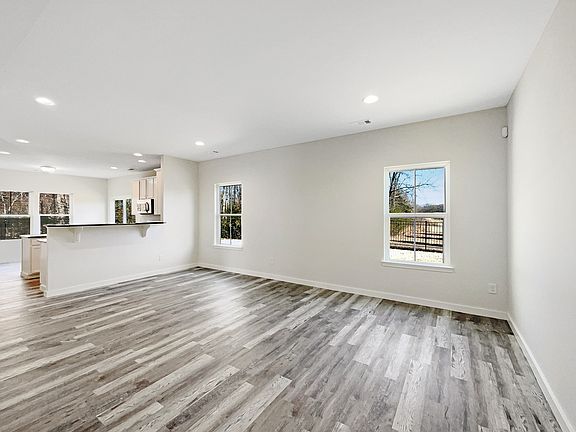 3rd image of 3904 Faithway Dr