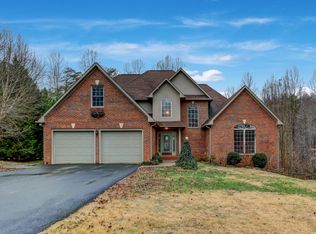 284 Pin Tail Dr, Reidsville, NC 27320