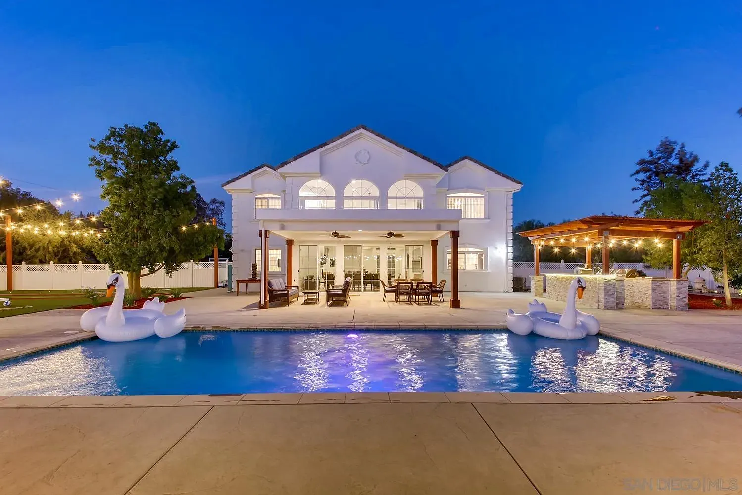 7 bed, 5.5 bath, 3900 sqft, $19,995 — Photo 1