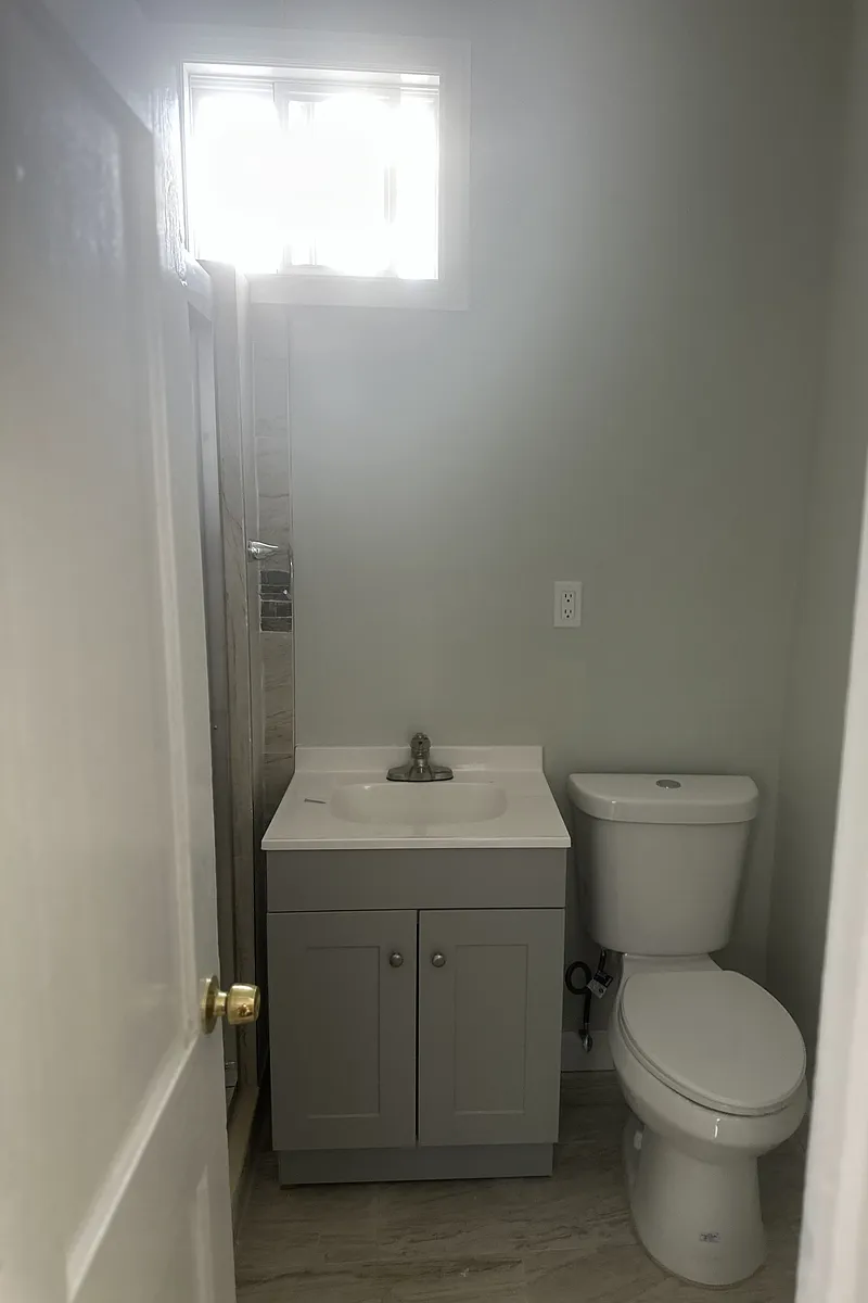 Building Photo - 292 Linden Ave #2