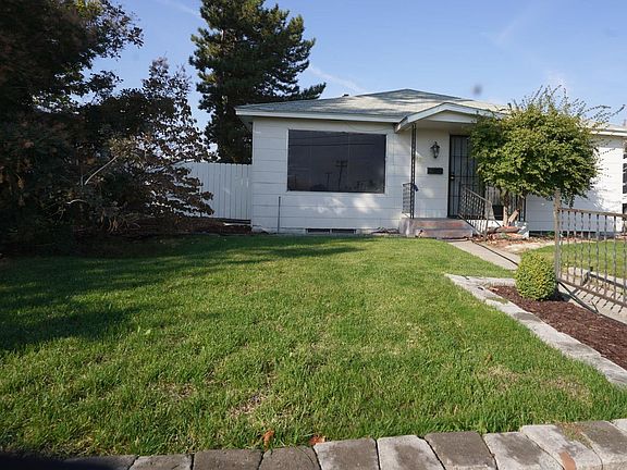 2nd image of 803 Thayer Dr