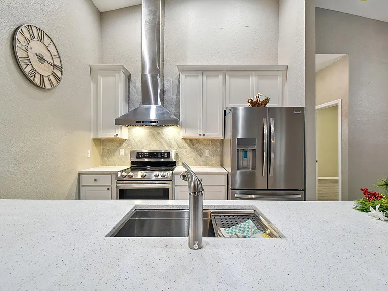 7398 Skylark Dr — Photo 20