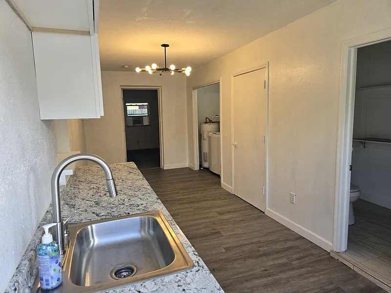 1624 Coral Way — Photo 3