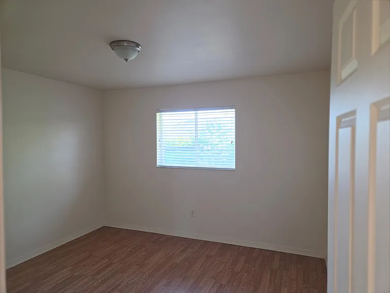 1816 SW 38th Ter — Photo 16