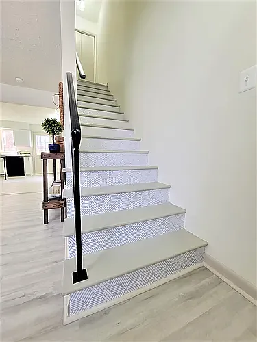 303 Gray Ave — Photo 8