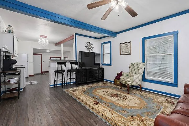 3 bed, 1038 sqft, $1,215 — Photo 4