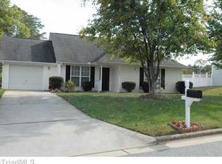 5802 River Glen Dr, Greensboro, NC 27455