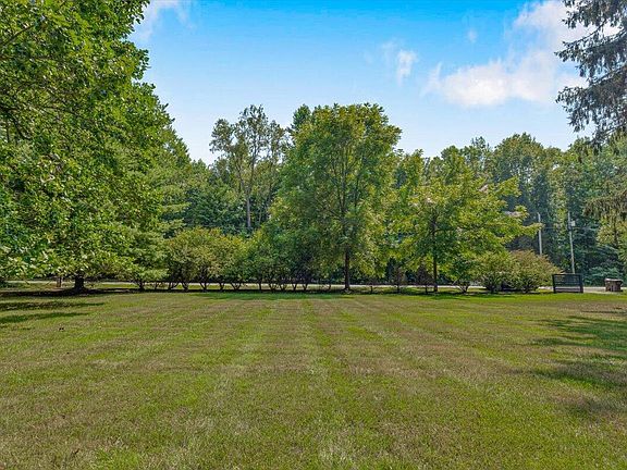 5th image of 8773 Elm Valley Rd
