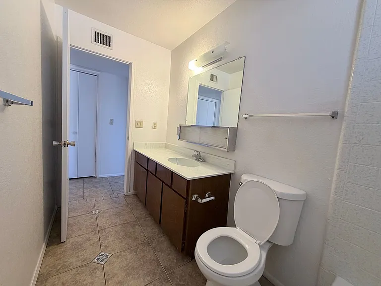 2864 E Wilcox Dr — Photo 18