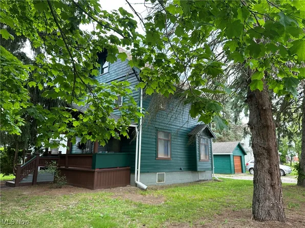 611 Forest St NE, Warren, OH 44483